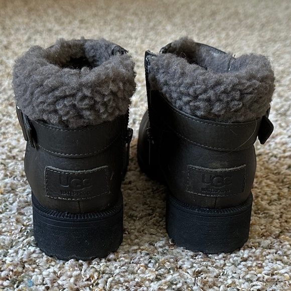 UGG Women's Benson II Ankle Boot - Picture 5 of 12